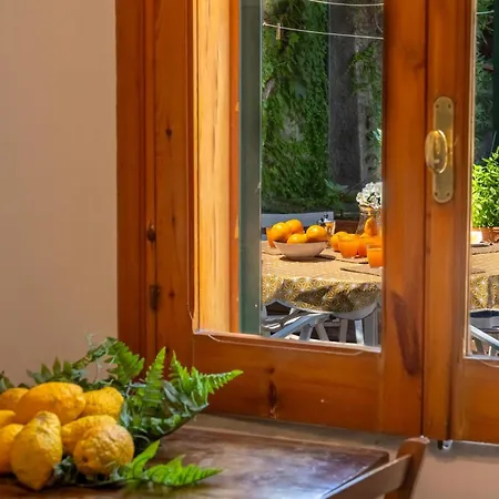Angelo S Haus * Taormina
